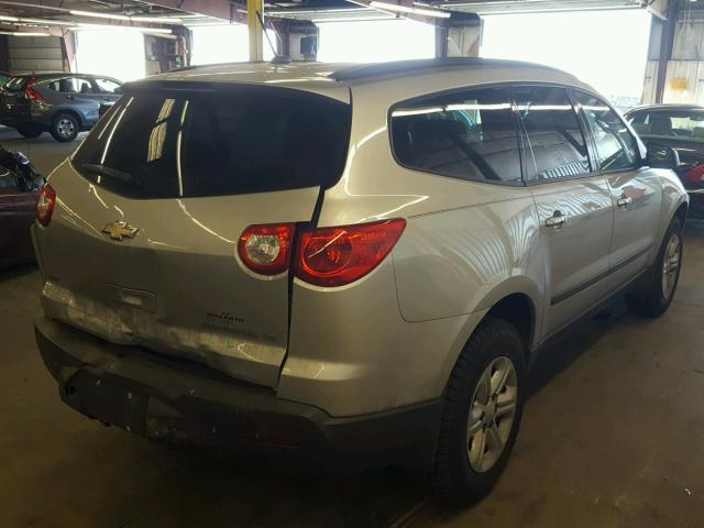 1GNKVEED4BJ142147 - 2011 CHEVROLET TRAVERSE L SILVER photo 4