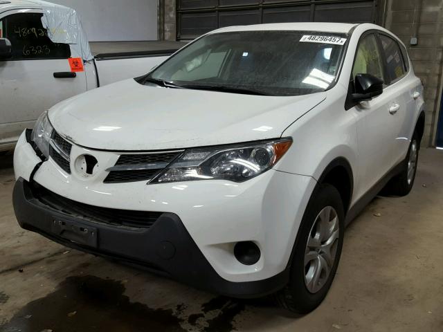 JTMBFREV7FD110450 - 2015 TOYOTA RAV4 LE WHITE photo 2