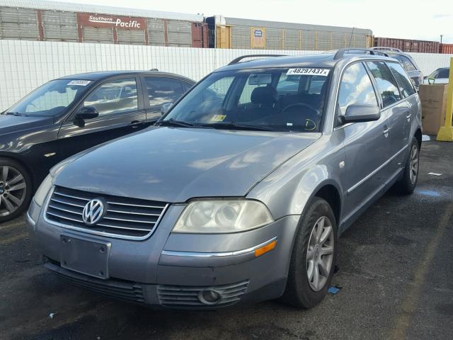 WVWVD63B94E071314 - 2004 VOLKSWAGEN PASSAT GLS SILVER photo 2