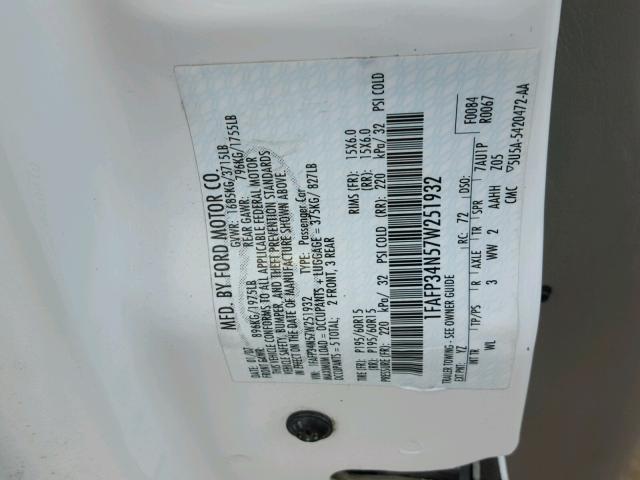 1FAFP34N57W251932 - 2007 FORD FOCUS ZX4 WHITE photo 10