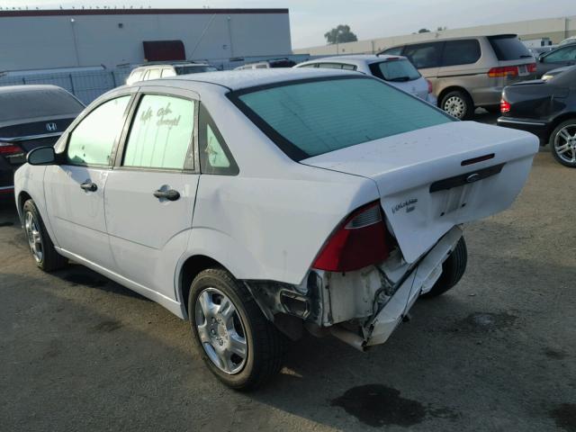 1FAFP34N57W251932 - 2007 FORD FOCUS ZX4 WHITE photo 3