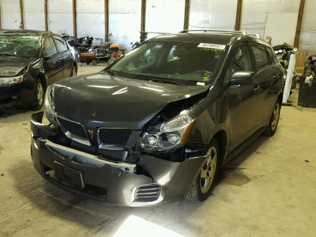 5Y2SP67809Z402936 - 2009 PONTIAC VIBE GRAY photo 2