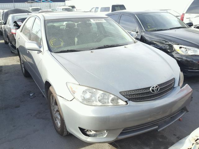 JTDBF32K050162726 - 2005 TOYOTA CAMRY LE 灰色 照片 1