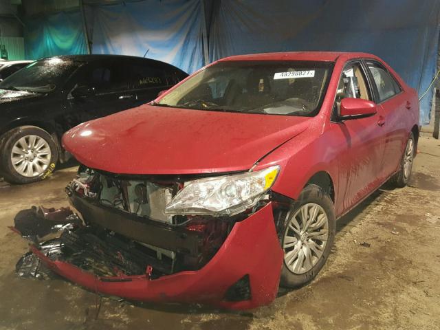 4T1BF1FK5DU638969 - 2013 TOYOTA CAMRY L RED photo 2