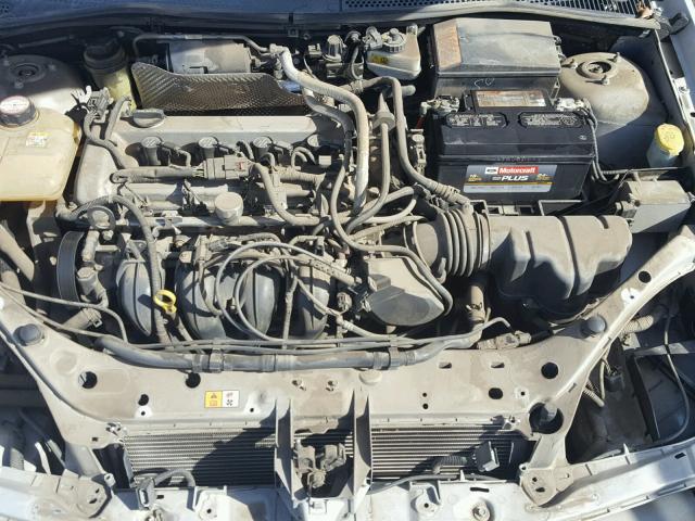 1FAFP34Z64W183476 - 2004 FORD FOCUS SE C WHITE photo 7