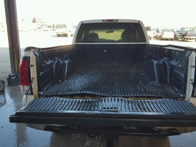 1GCHC29U02E293271 - 2002 CHEVROLET SILVERADO WHITE photo 9