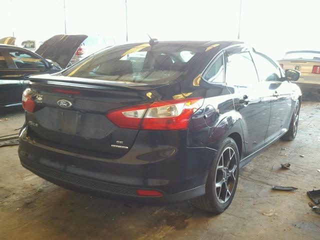 1FAHP3F2XCL402495 - 2012 FORD FOCUS SE BLACK photo 4