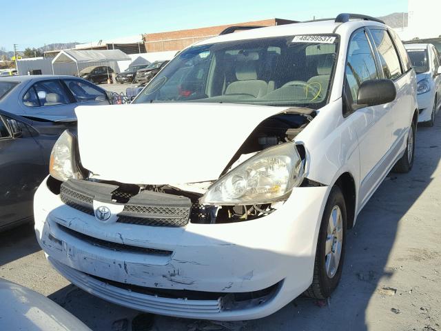 5TDZA23C25S253282 - 2005 TOYOTA SIENNA CE WHITE photo 2