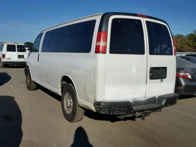 1GAGG25K981180092 - 2008 CHEVROLET EXPRESS G2 WHITE photo 3