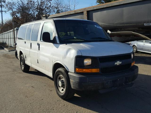 1GAGG25K281183478 - 2008 CHEVROLET EXPRESS G2 WHITE photo 1