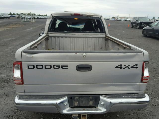 1B7GG22N6YS703908 - 2000 DODGE DAKOTA SILVER photo 9