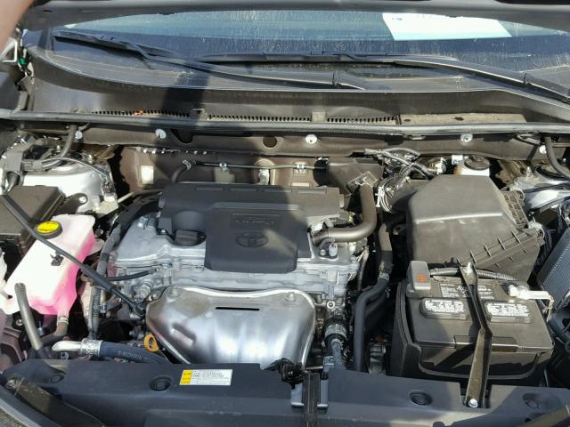 2T3BFREV2HW643165 - 2017 TOYOTA RAV4 LE Gümüş foto 7