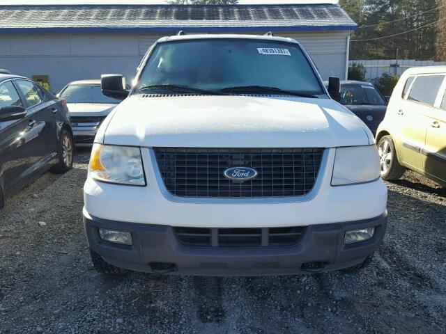 1FMFU16545LA81318 - 2005 FORD EXPEDITION WHITE photo 9