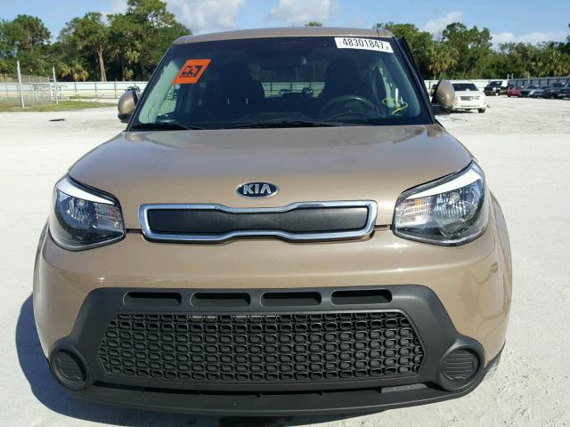 KNDJN2A29G7268628 - 2016 KIA SOUL BROWN photo 9