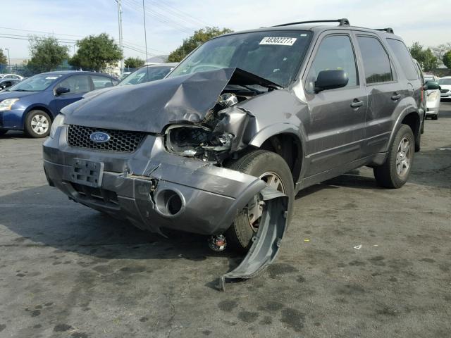 1FMCU94165KC28102 - 2005 FORD ESCAPE LIM GRAY photo 2