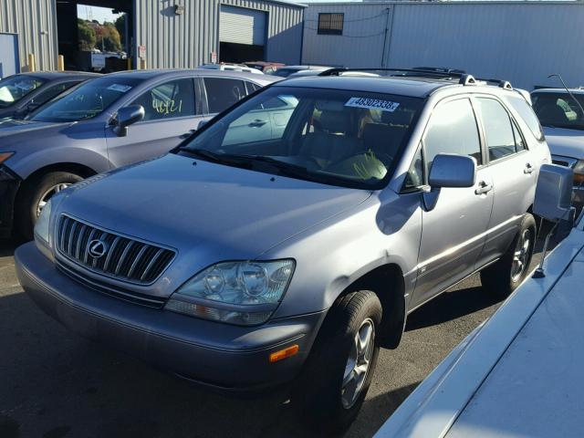 JTJGF10U220131517 - 2002 LEXUS RX 300 GRAY photo 2