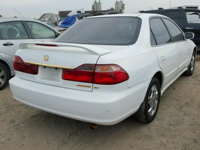 1HGCG6672WA145819 - 1998 HONDA ACCORD EX WHITE photo 4