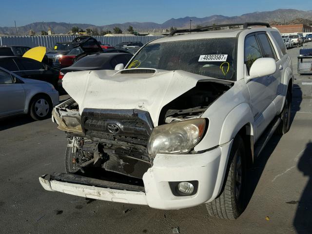 JTEZU14R878077393 - 2007 TOYOTA 4RUNNER SR WHITE photo 2