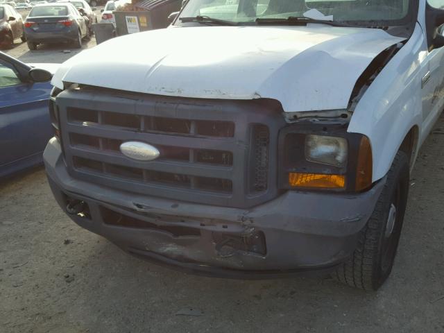 1FTWW30546EA00990 - 2006 FORD F350 SRW S WHITE photo 9