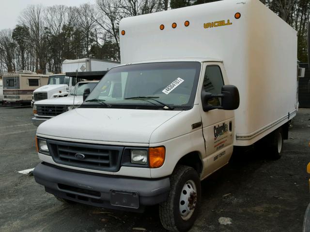 1FDWE35L56HA25966 - 2006 FORD ECONOLINE WHITE photo 2