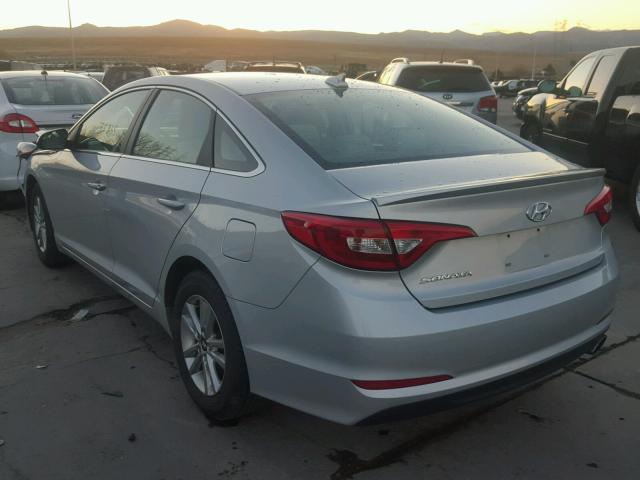 5NPE24AF5FH002476 - 2015 HYUNDAI SONATA SE SILVER photo 3