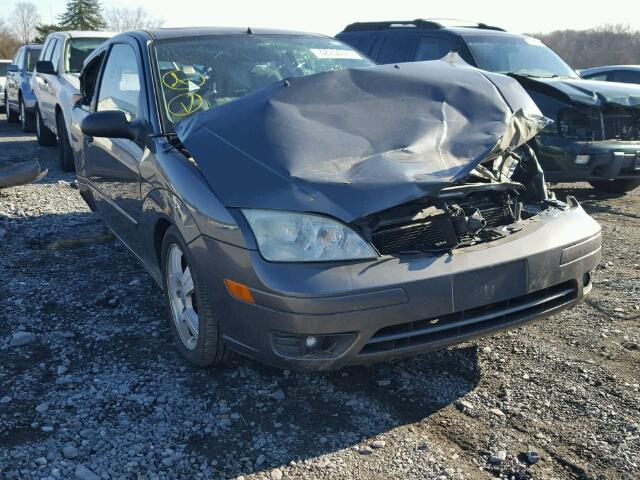 3FAFP31N55R132315 - 2005 FORD FOCUS ZX3 GRAY photo 1