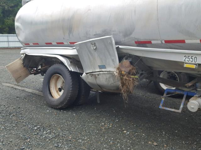 1C9A1A2B0RS001022 - 1992 CUST TANKER TRAILER SILVER photo 8