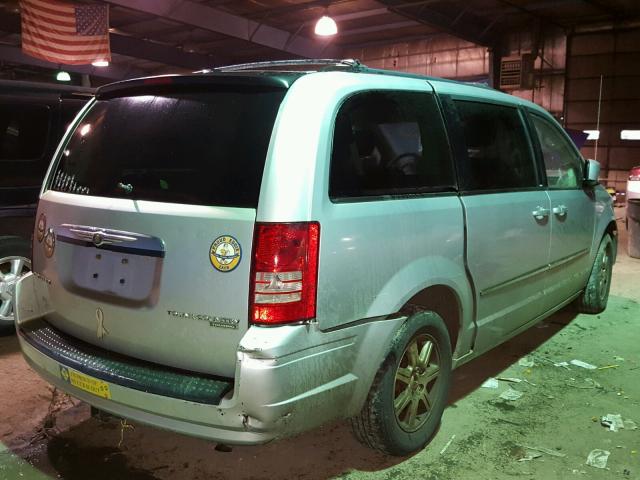 2A4RR5D14AR109124 - 2010 CHRYSLER TOWN & COU SILVER photo 4