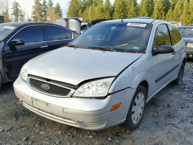 1FAFP31N17W129959 - 2007 FORD FOCUS ZX3 SILVER photo 2