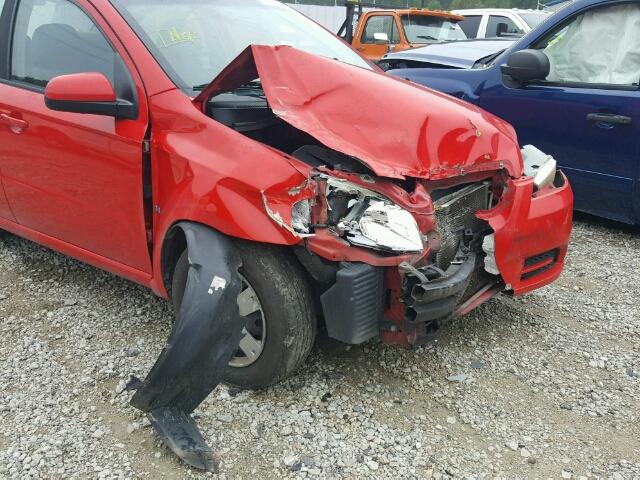 KL1TD56E79B608057 - 2009 CHEVROLET AVEO LS RED photo 9