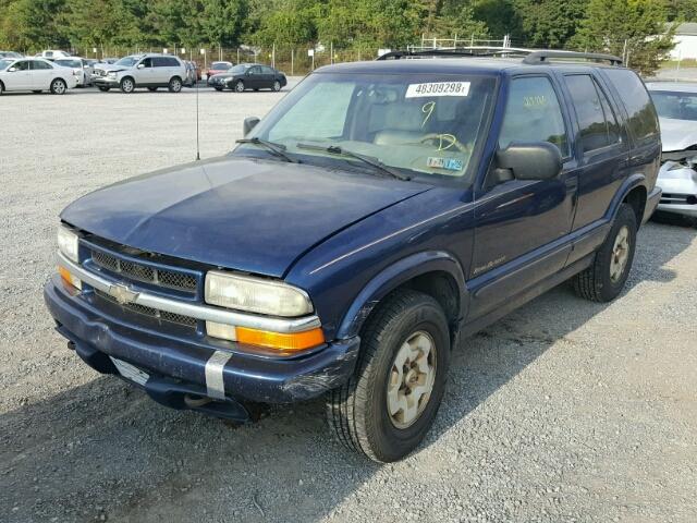 1GNDT13W1Y2365390 - 2000 CHEVROLET S10 BLAZER BLUE photo 2