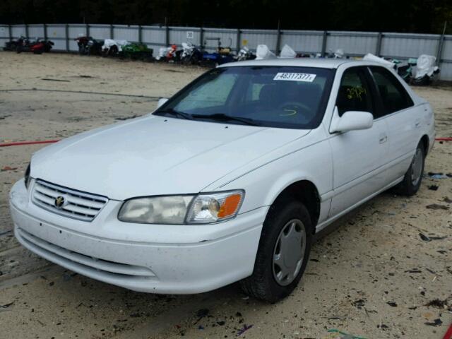 4T1BG22K4YU970299 - 2000 TOYOTA CAMRY CE WHITE photo 2