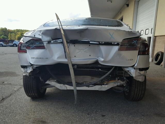 5YJSA1E20HF178882 - 2017 TESLA MODEL S SILVER photo 9