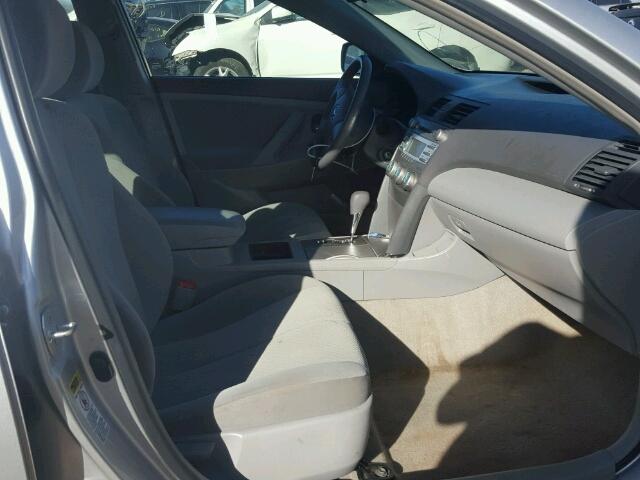 4T1BE46K79U390445 - 2009 TOYOTA CAMRY BASE SILVER photo 5
