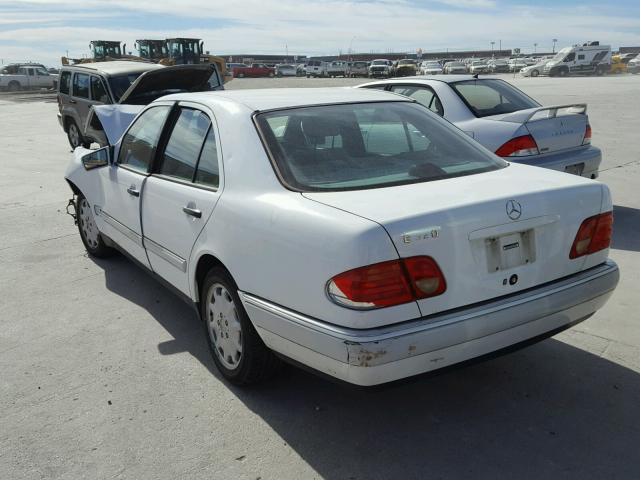 WDBJF55FXVA287117 - 1997 MERCEDES-BENZ E 320 WHITE photo 3