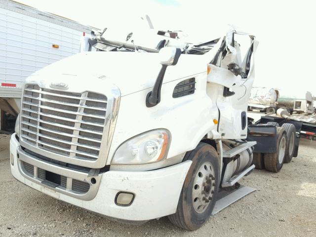 1FUJGBDV7BSAX9963 - 2011 FREIGHTLINER CASCADIA 1 WHITE photo 2