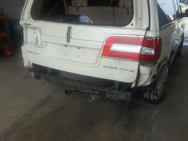 5LMFL27548LJ03049 - 2008 LINCOLN NAVIGATOR თეთრი ფოტო 9
