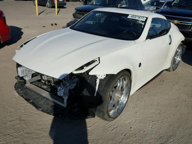 JN1AZ4EH2HM952876 - 2017 NISSAN 370Z BASE WHITE photo 2