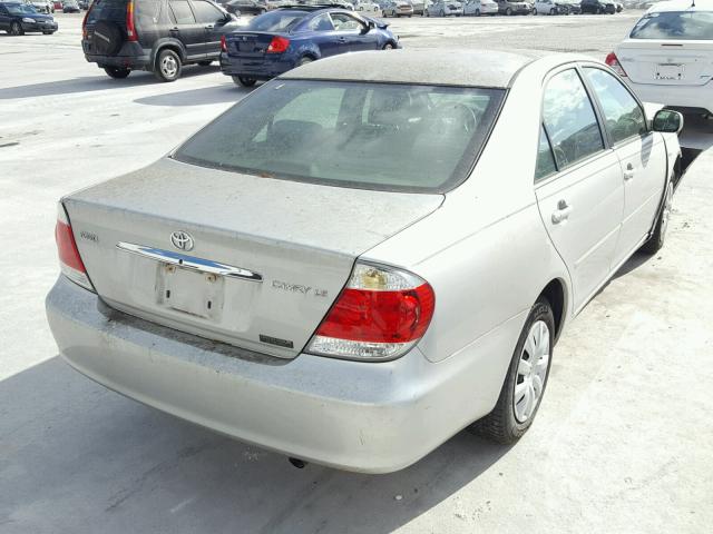 4T1BE32K05U080275 - 2005 TOYOTA CAMRY LE ვერცხლისფერი ფოტო 4