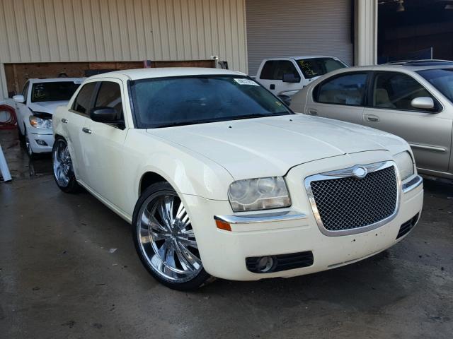 2C3KA43R57H625804 - 2007 CHRYSLER 300 WHITE photo 1