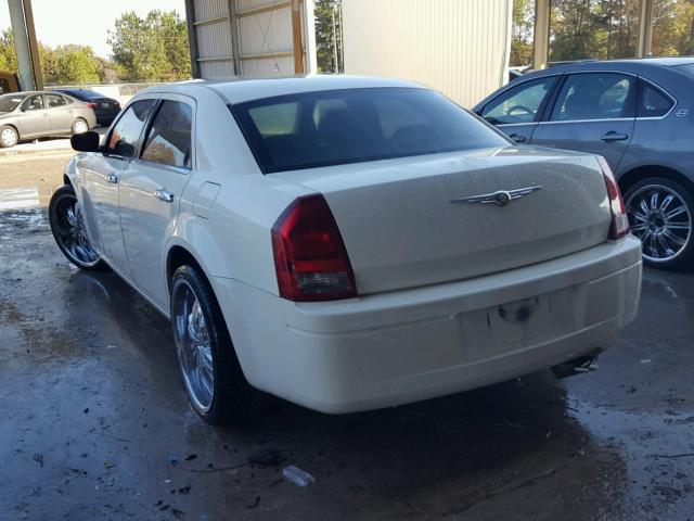 2C3KA43R57H625804 - 2007 CHRYSLER 300 WHITE photo 3