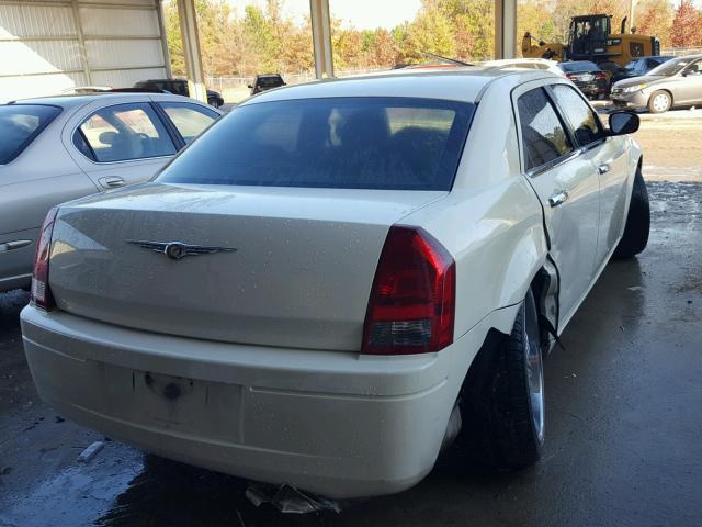 2C3KA43R57H625804 - 2007 CHRYSLER 300 WHITE photo 4