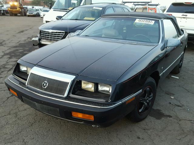 1C3XU4530NF239036 - 1992 CHRYSLER LEBARON 黑色 照片 2