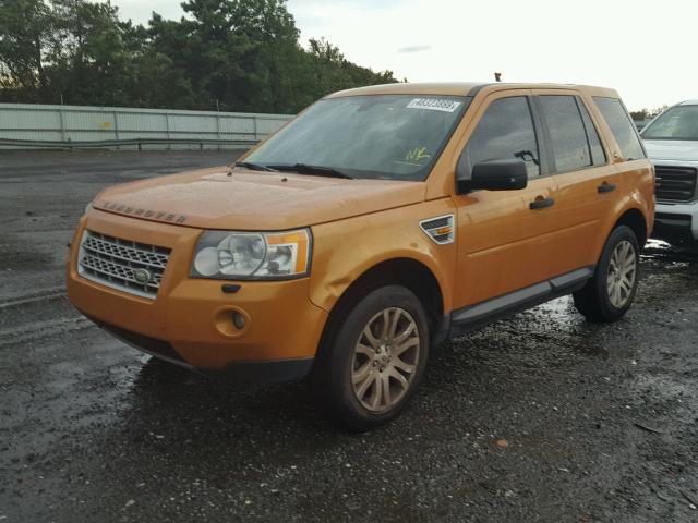 SALFS24N58H035578 - 2008 LAND ROVER LR2 SE TEC ORANGE photo 2