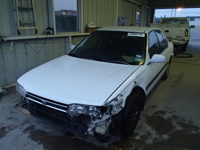 1HGCB7553NA128465 - 1992 HONDA ACCORD LX WHITE photo 2