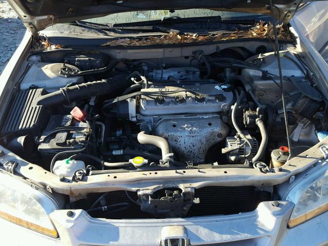 1HGCG5643WA263216 - 1998 HONDA ACCORD LX SILVER photo 7