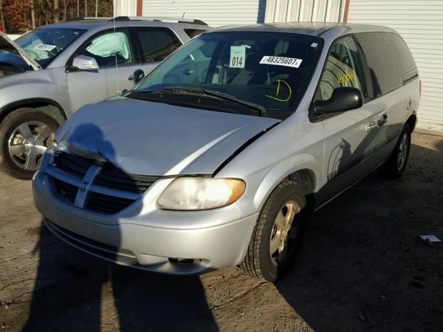 1D4GP45R25B367313 - 2005 DODGE CARAVAN SX SILVER photo 2