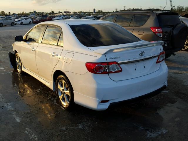 2T1BU4EEXCC879686 - 2012 TOYOTA COROLLA BA WHITE photo 3