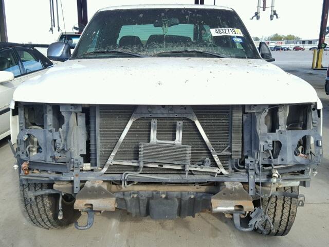 1GCEK19T81E127814 - 2001 CHEVROLET SILVERADO WHITE photo 9