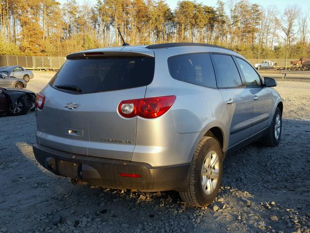 1GNKVEED6BJ284354 - 2011 CHEVROLET TRAVERSE L SILVER photo 4